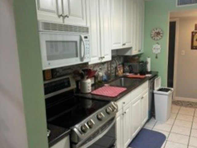 940 Beau Drive 209, Des Plaines, IL 60016