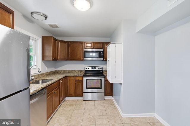 1402 N AMELIA ST, Sterling, VA 20164