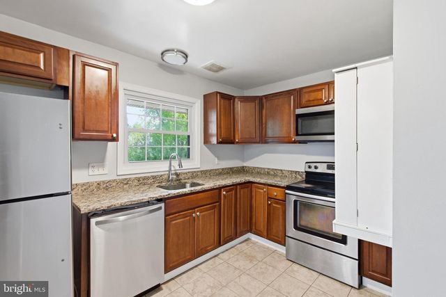 1402 N AMELIA ST, Sterling, VA 20164