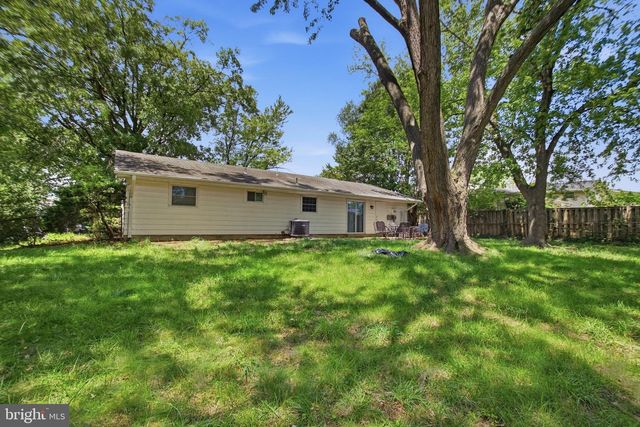 1402 N AMELIA ST, Sterling, VA 20164