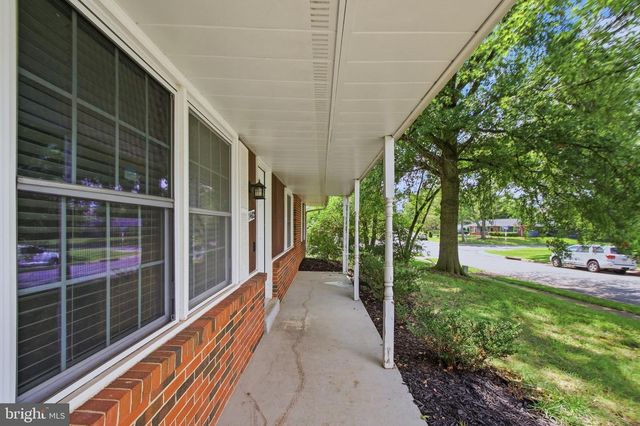 1402 N AMELIA ST, Sterling, VA 20164