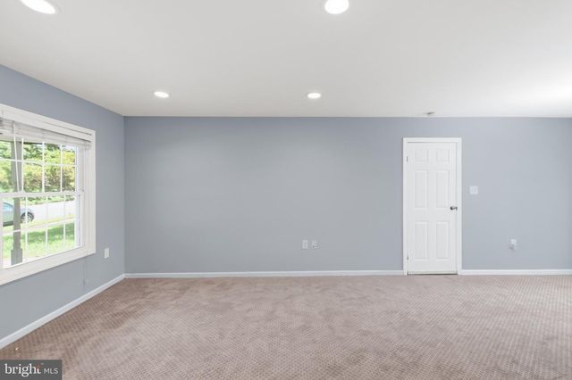 1402 N AMELIA ST, Sterling, VA 20164