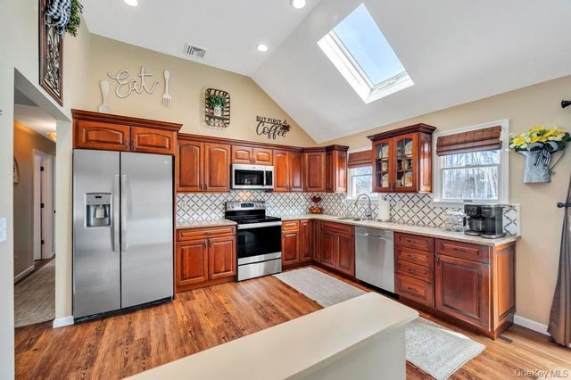 40 Great Rock Drive, Wading River, NY 11792