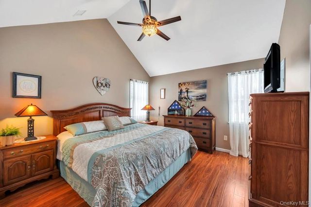 40 Great Rock Drive, Wading River, NY 11792