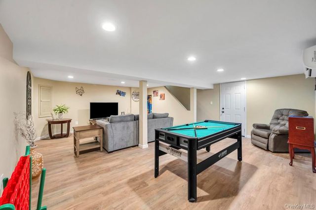 40 Great Rock Drive, Wading River, NY 11792