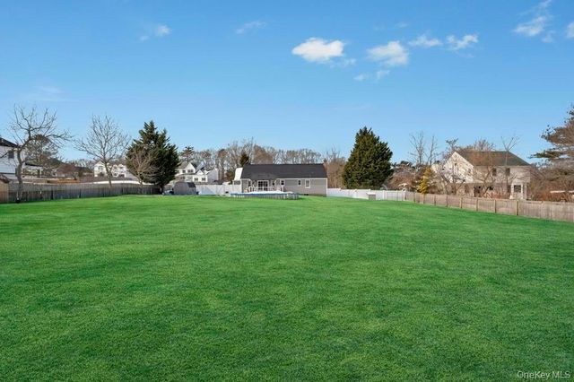 40 Great Rock Drive, Wading River, NY 11792