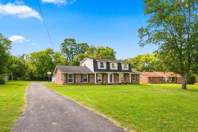 104 Highlander Dr, Hendersonville, TN 37075