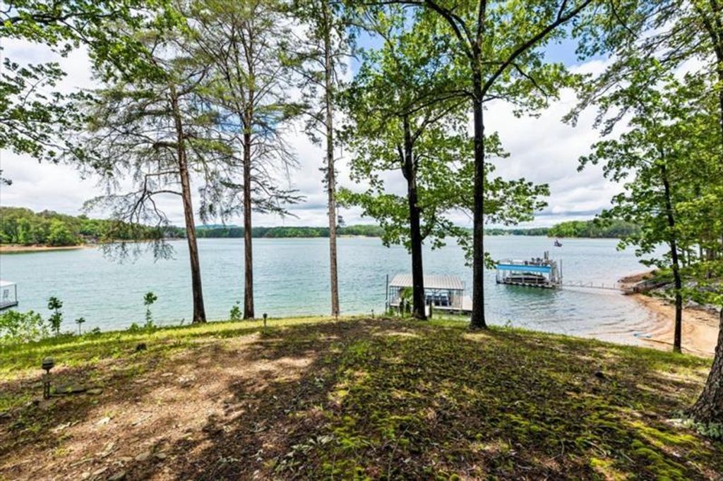 Image 16 of property listing at 3080 Dove Trail, Cumming, GA 30041