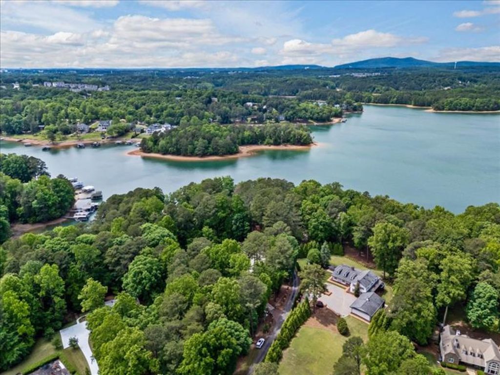 Image 24 of property listing at 3080 Dove Trail, Cumming, GA 30041