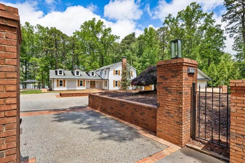Image 3 of property listing at 3080 Dove Trail, Cumming, GA 30041