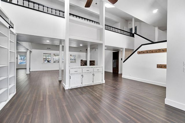 15446 Monreal Rd, Madera, CA 93636