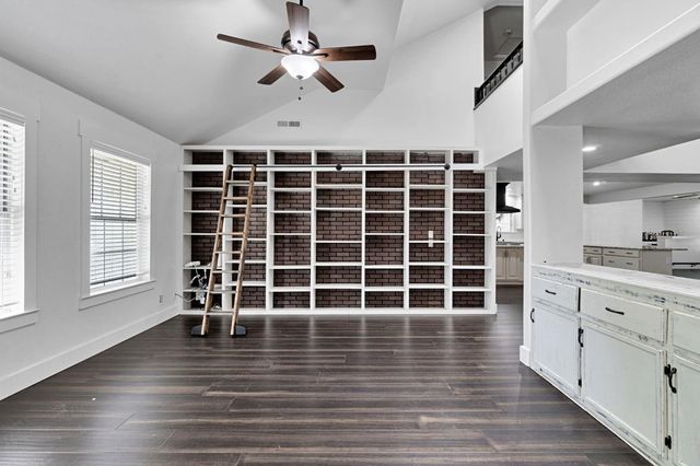 15446 Monreal Rd, Madera, CA 93636