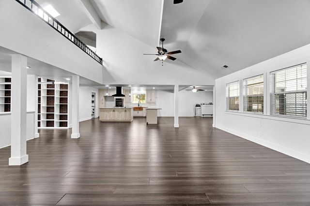 15446 Monreal Rd, Madera, CA 93636
