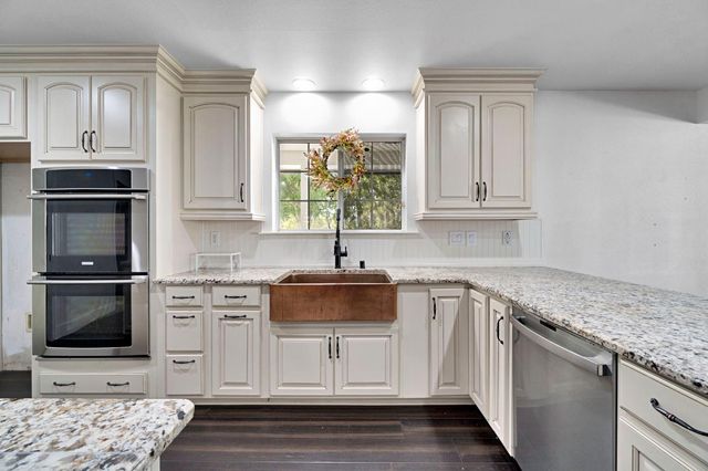 15446 Monreal Rd, Madera, CA 93636