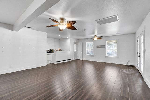 15446 Monreal Rd, Madera, CA 93636