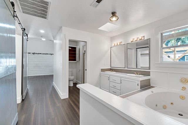 15446 Monreal Rd, Madera, CA 93636