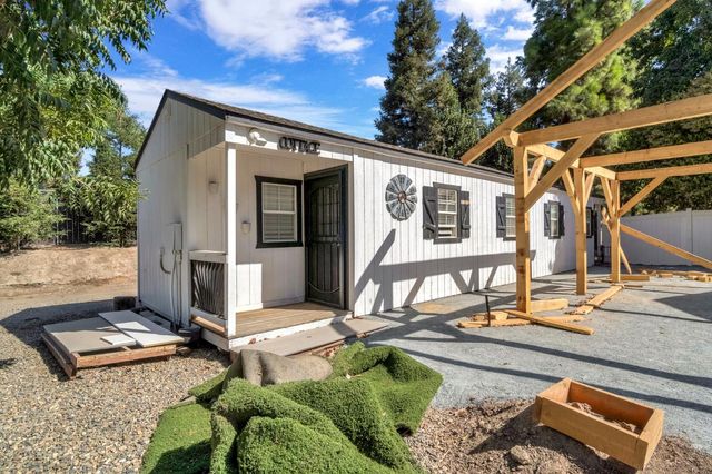 15446 Monreal Rd, Madera, CA 93636