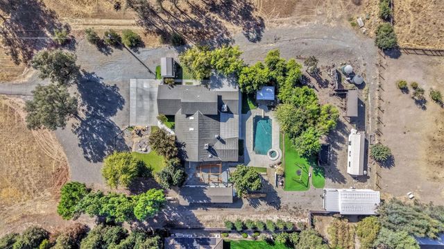 15446 Monreal Rd, Madera, CA 93636