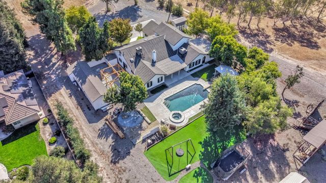 15446 Monreal Rd, Madera, CA 93636