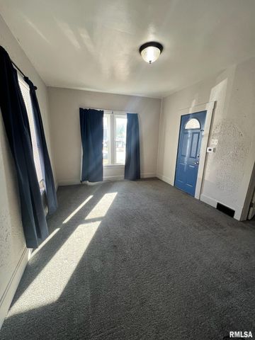 329 PARK Avenue, Pekin, IL 61554