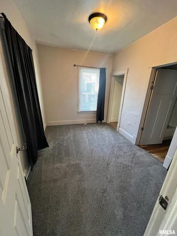 329 PARK Avenue, Pekin, IL 61554