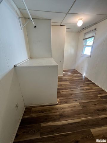 329 PARK Avenue, Pekin, IL 61554