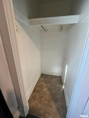 329 PARK Avenue, Pekin, IL 61554