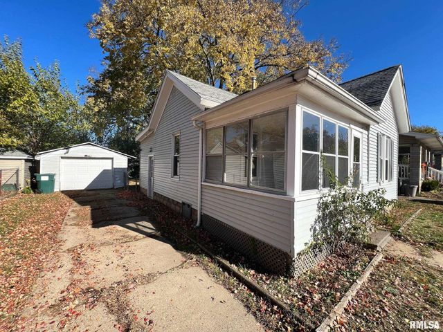 329 PARK Avenue, Pekin, IL 61554