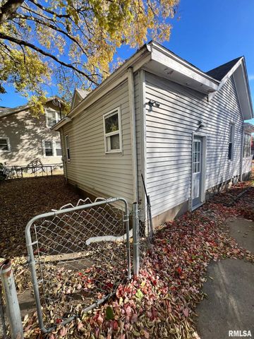 329 PARK Avenue, Pekin, IL 61554