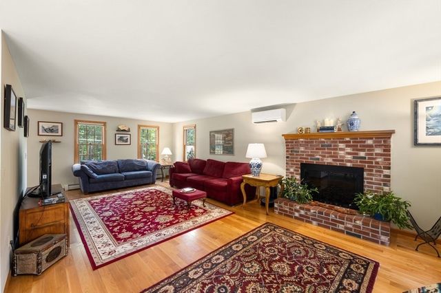 77 Tadmuck Road, Westford, MA 01886