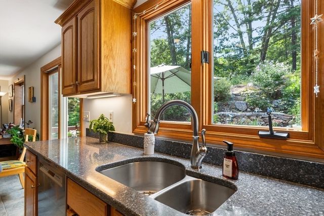 77 Tadmuck Road, Westford, MA 01886