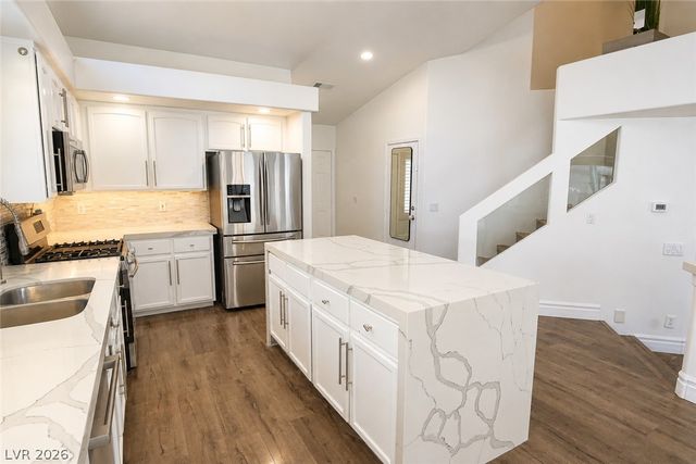 9682 Driftwood Island Court, Las Vegas, NV 89148