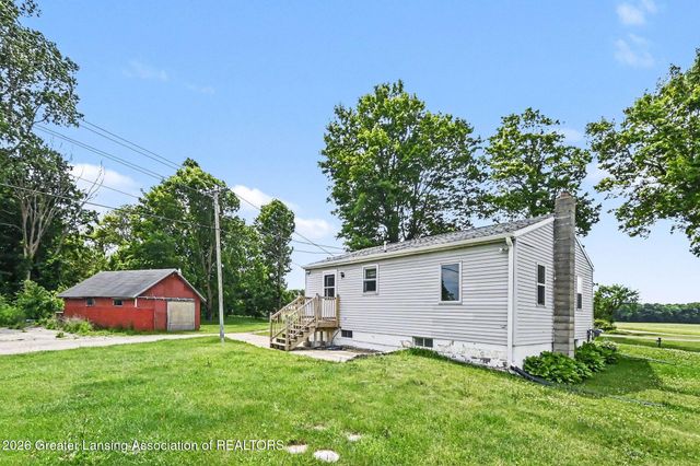 4015 E Clinton Trail, Charlotte, MI 48813