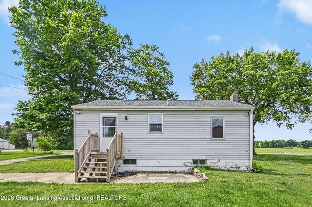4015 E Clinton Trail, Charlotte, MI 48813