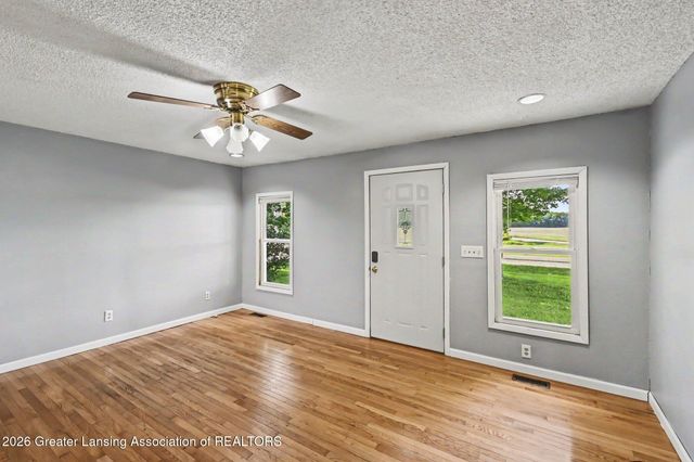 4015 E Clinton Trail, Charlotte, MI 48813
