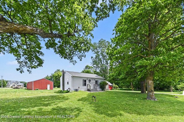 4015 E Clinton Trail, Charlotte, MI 48813