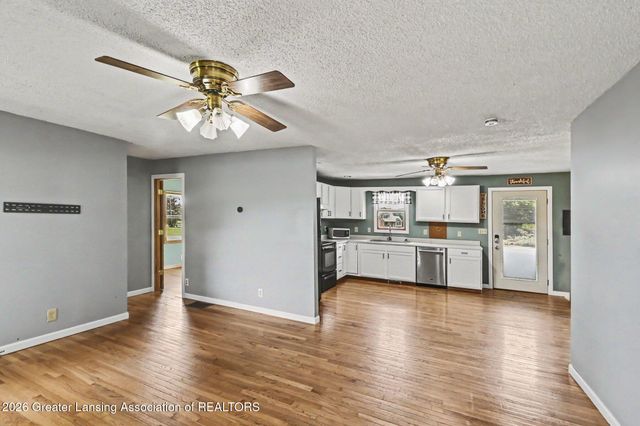 4015 E Clinton Trail, Charlotte, MI 48813