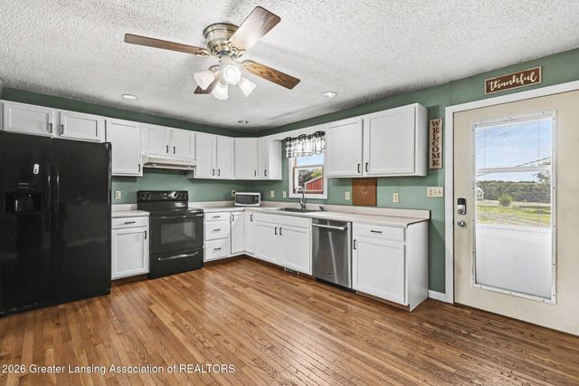 4015 E Clinton Trail, Charlotte, MI 48813
