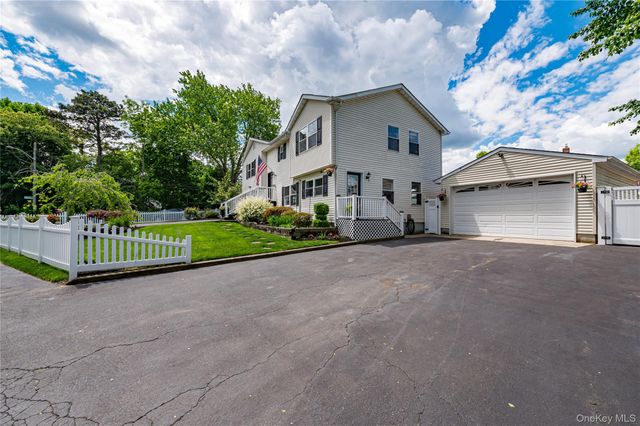25 W Shore Drive, Patchogue, NY 11772