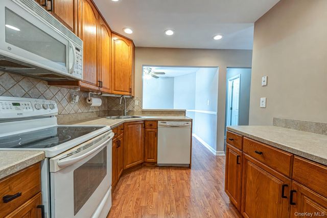 25 W Shore Drive, Patchogue, NY 11772