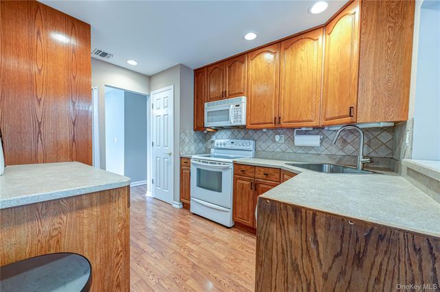 25 W Shore Drive, Patchogue, NY 11772