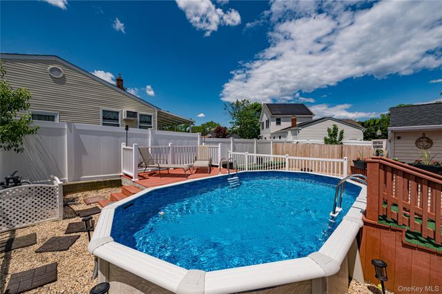 25 W Shore Drive, Patchogue, NY 11772