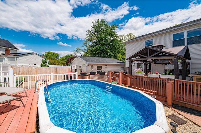 25 W Shore Drive, Patchogue, NY 11772