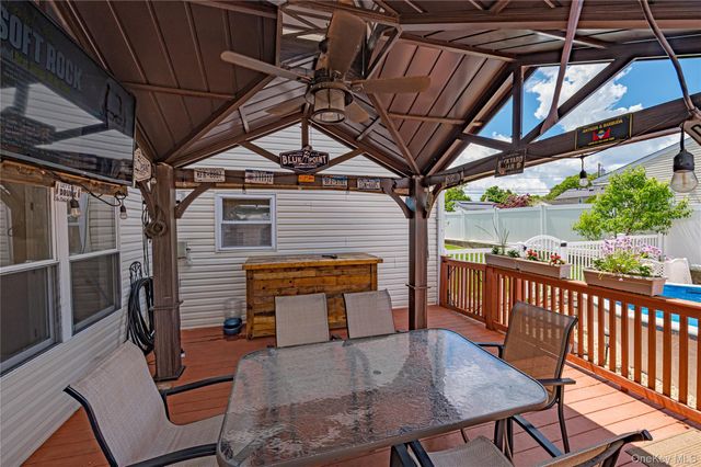25 W Shore Drive, Patchogue, NY 11772