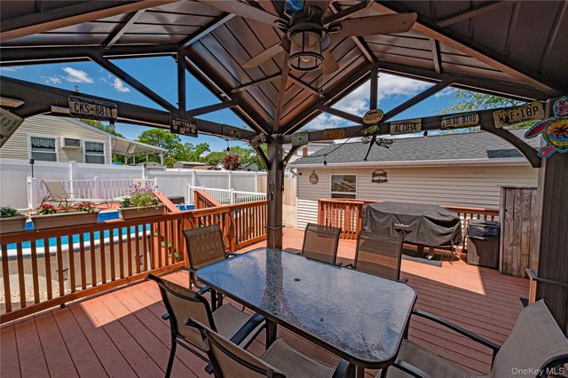 25 W Shore Drive, Patchogue, NY 11772