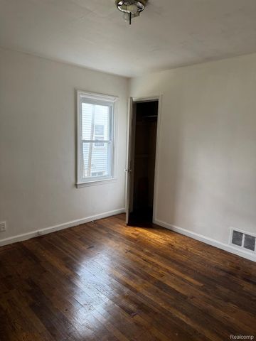 640 Crawford Street, Flint, MI 48507