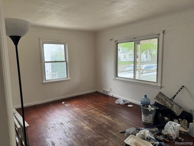 640 Crawford Street, Flint, MI 48507