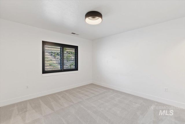 5944 E Hootowl Dr, Boise, ID 83716