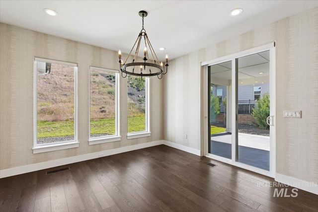 5944 E Hootowl Dr, Boise, ID 83716