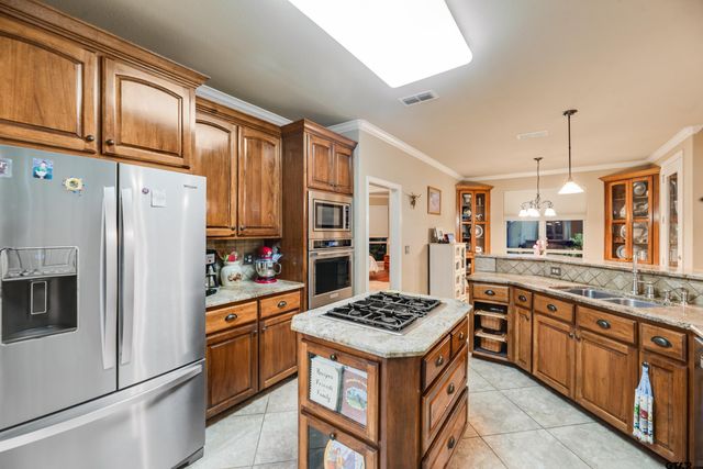 24060 Red Azalea, Lindale, TX 75771